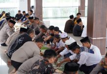 Doa Anak Yatim Warnai Jumat Berkah Polda Sulbar, Kapolda: “Semoga Negeri Ini Selalu Aman dan Diberkahi”