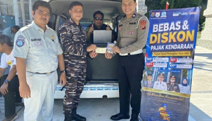 SAMSAT Keliling Hadir di Kampung Nelayan Sumare, Warga Nikmati Layanan Cepat Tanpa Harus ke Kantor