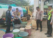 Polres Polman Salurkan 8.000 Liter Air Bersih, Warga Terdampak Kekeringan di Binuang Sambut Haru