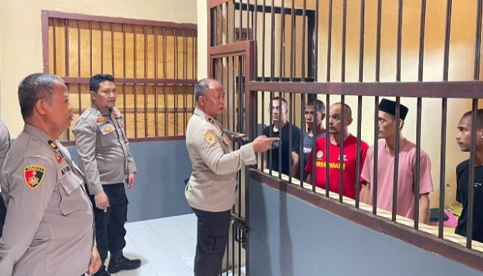 Wakapolres Pasangkayu Cek Ruang Tahanan, Pastikan Keamanan dan Kondisi Tahanan