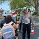 Polres Mamuju Tengah Bagikan Bendera Merah Putih, Ajak Warga Kobarkan Semangat Kemerdekaan