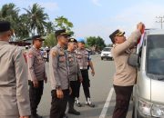 Polres Pasangkayu Bagikan Bendera Merah Putih, Kobarkan Semangat Nasionalisme Jelang HUT RI ke-81