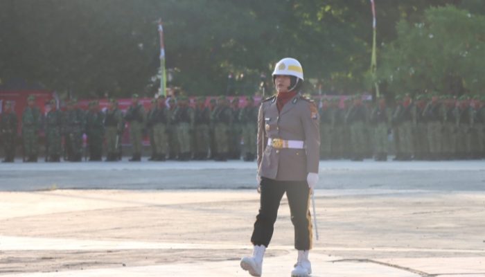 Srikandi Polri Torehkan Sejarah, IPTU Karina Jadi Danup Penurunan Bendera di Pasangkayu