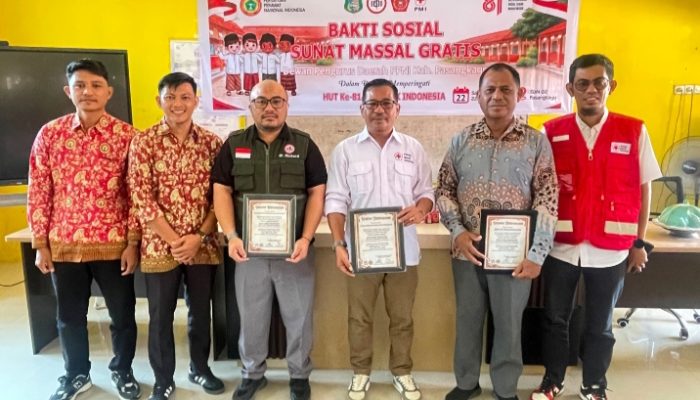 PPNI Bersama PMI, IDI dan SDN 2 Pasangkayu Gelar Sunatan Massal, 47 Anak Ikut Serta