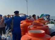 30 Ton Air Bersih Tiba di Pulau Ambo, Warga Kepulauan Sambut Haru Bantuan Kapolda Sulbar