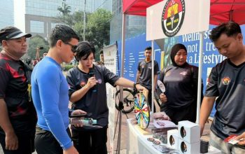 Spin Wheel Humas Polri Bikin CFD Sudirman Makin Seru, Warga Diajak Kenali Hak untuk Tahu