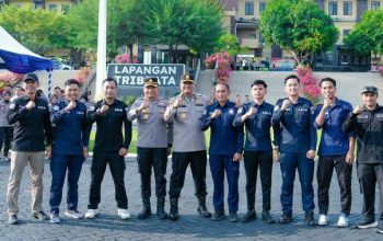 “Makin Mencintai Sulbar, Makin Cepat Dimutasi”, Pesan Haru Irjen Adi Deriyan di Apel Terakhir Polda Sulbar