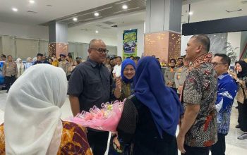 Sambutan Hangat di Bumi Malaqbi, Irjen Pol Totok Suharyanto Resmi Memulai Pengabdian di Sulbar