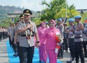 Tangis Iringi Kepergian Kapolda Sulbar