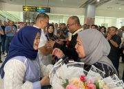 Tangis Haru Iringi Keberangkatan Adi Deriyan, Kapolda Sulbar Antar Langsung ke Bandara