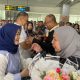 Tangis Haru Iringi Keberangkatan Adi Deriyan, Kapolda Sulbar Antar Langsung ke Bandara