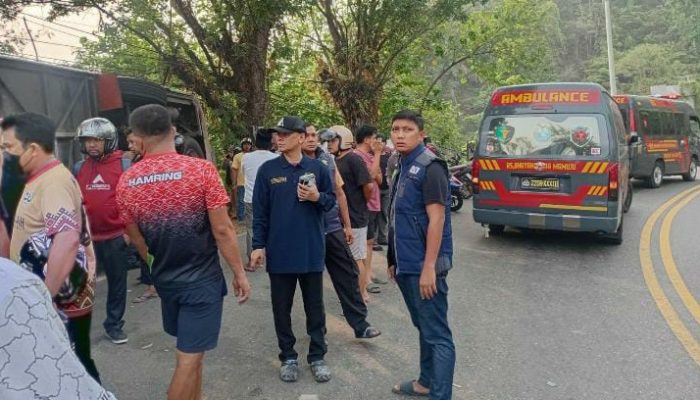 Bus Neo Trans Terbalik di Mamuju, 26 Orang Dievakuasi