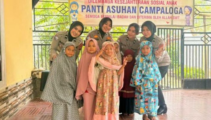Jumat Berkah, Ditlantas Polda Sulbar Sambangi Pesantren Campaloga dan Bagikan Sembako kepada Warga