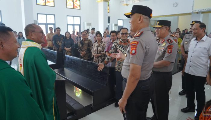 Awali Tugas di Sulbar, Kapolda Totok Suharyanto Sambangi Gereja Santa Maria