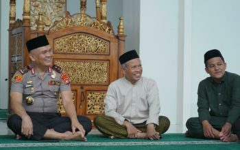Kapolda Sulbar Minta Doa di Masjid Raya Suada