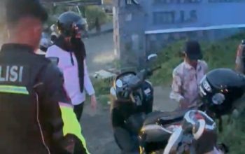 Kakek Kelelahan di Pinggir Jalan, Polisi Polda Sulbar Turun Tangan Antar hingga ke Tasiu