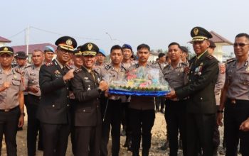 Kapolres Pasangkayu Beri Kejutan HUT TNI ke-81, Sinergi TNI-Polri Makin Solid